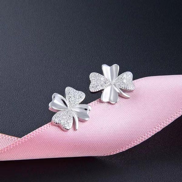 stud simple creative earrings accessories s925 sterling silver four-leaf clover women zircon fashion fresh jewelry, Golden;silver
stud simple creative earrings accessories s925 sterling silver four-leaf clover women zircon fashion fresh jewelry, Golden;silver