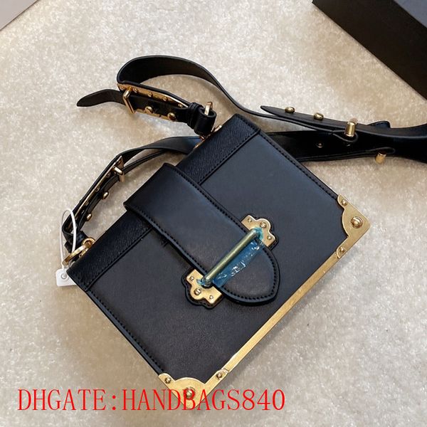 fashion chains velvet bag for women genuine leather handbag sac de luxe femme mochila bolso mujer satchels bags luxury designer
fashion chains velvet bag for women genuine leather handbag sac de luxe femme mochila bolso mujer satchels bags luxury designer