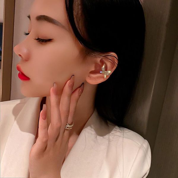 luxury full rhinestone butterfly stud earrings for women clip on fashion wedding jewelry, Golden;silver
luxury full rhinestone butterfly stud earrings for women clip on fashion wedding jewelry, Golden;silver