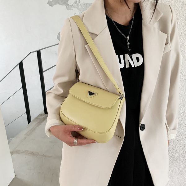 luxury handbags temperament 2021 summer new trend fashion foreign style hand women's single shoulder underarm bag
luxury handbags temperament 2021 summer new trend fashion foreign style hand women's single shoulder underarm bag