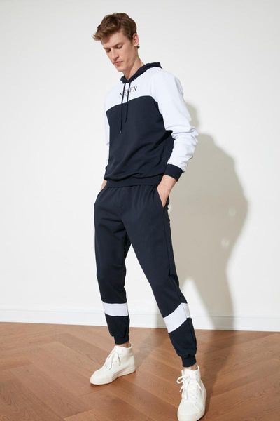 running pants trendyol men 's regular fit sweatpants tmnss21ea0037, Black;blue
running pants trendyol men 's regular fit sweatpants tmnss21ea0037, Black;blue
