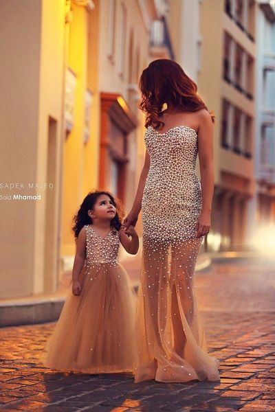 party dresses 2021 luxury champagne heavy pearls mother and daughter prom evening dress tulle floor length formal gowns, White;black
party dresses 2021 luxury champagne heavy pearls mother and daughter prom evening dress tulle floor length formal gowns, White;black