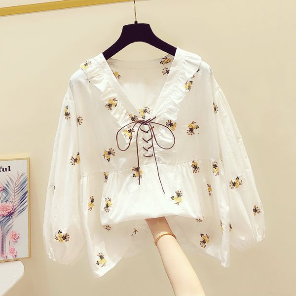blouses flower embroidery women's loose korean-style blouse woman spring v-neck ruffle sleeves shirt blusa mujer, White
blouses flower embroidery women's loose korean-style blouse woman spring v-neck ruffle sleeves shirt blusa mujer, White