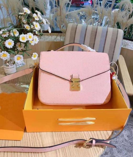 women luxurys digners bags genuine leather handbag with letters woman casual cowhide classic prbyopic shoulder bag
women luxurys digners bags genuine leather handbag with letters woman casual cowhide classic prbyopic shoulder bag