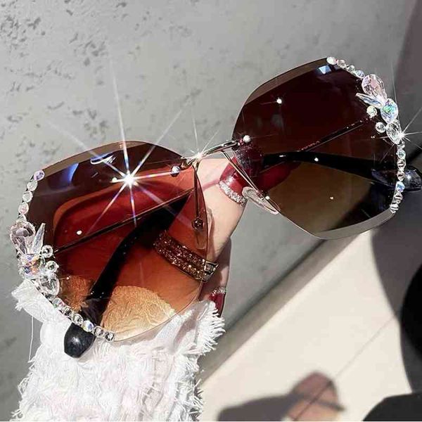 2021 summer fashion rimless sunglasses uv400 eyewear 2021 est trendy women bling rhinestone sun glasses shades oculos a520, White;black
2021 summer fashion rimless sunglasses uv400 eyewear 2021 est trendy women bling rhinestone sun glasses shades oculos a520, White;black
