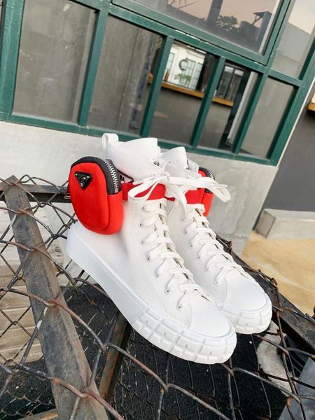 mens luxe luxurys design high shoes women sneakers with bag white black lace-up flat trainers size 35-45 mkj002, Red;white
mens luxe luxurys design high shoes women sneakers with bag white black lace-up flat trainers size 35-45 mkj002, Red;white