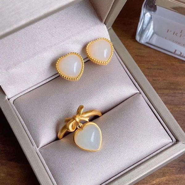 silver inlaid natural hetian white chalcedony love bow ring unique ancient gold craft women's mouth adjustable brand jewelry cluster ri, Golden;silver
silver inlaid natural hetian white chalcedony love bow ring unique ancient gold craft women's mouth adjustable brand jewelry cluster ri, Golden;silver