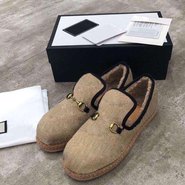 21ss women men cotton shoes letter embroidery plush thick sole plus fleece warm slip-on shoes ship with box, Black
21ss women men cotton shoes letter embroidery plush thick sole plus fleece warm slip-on shoes ship with box, Black