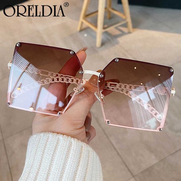 sun glasses 2021 fashion super large gradient sunglasses ladies retro alloy chain frame rivet square elegant, White;black
sun glasses 2021 fashion super large gradient sunglasses ladies retro alloy chain frame rivet square elegant, White;black
