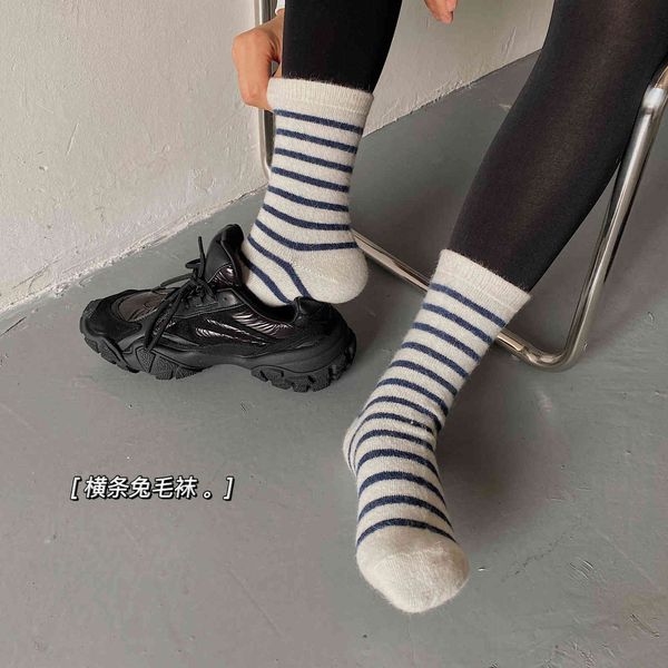 pattkin autumn and winter thickened rabbit wool women' striped warm middle tube socks, Red;black
pattkin autumn and winter thickened rabbit wool women' striped warm middle tube socks, Red;black