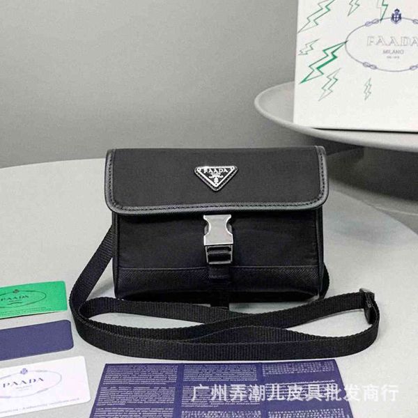 new p family fashionable nylon mobile phone bag slant span simple and versatile single shoulder slant span pocket for men and women women lu
new p family fashionable nylon mobile phone bag slant span simple and versatile single shoulder slant span pocket for men and women women lu
