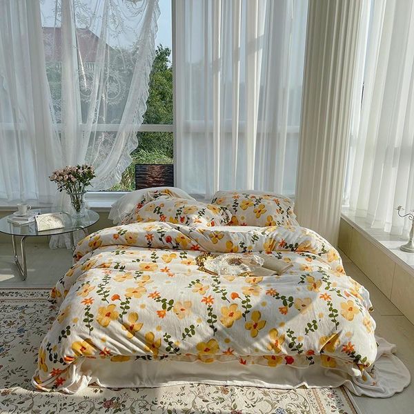 bedding sets elegant flowers print pretty crystal velvet duvet cover soft warm set for girls bed sheet pillowcases double  king 
bedding sets elegant flowers print pretty crystal velvet duvet cover soft warm set for girls bed sheet pillowcases double  king