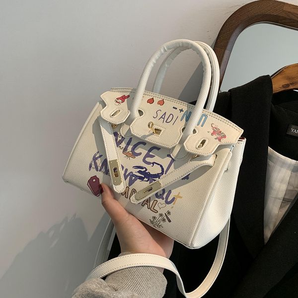 versatile small fresh women's summer 2021 new fashion cartoon messenger bag handbag
versatile small fresh women's summer 2021 new fashion cartoon messenger bag handbag