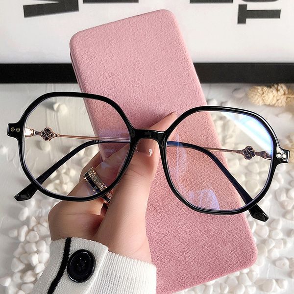 designer sun new tr90 blue light proof female rice nail transparent polygon frame personalized four leaf grass metal leg glasses, White;black
designer sun new tr90 blue light proof female rice nail transparent polygon frame personalized four leaf grass metal leg glasses, White;black