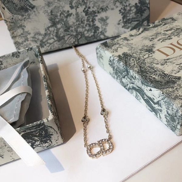 70% off family dijia letter crystal necklace women's hand clavicle chain jewelry high version, Silver
70% off family dijia letter crystal necklace women's hand clavicle chain jewelry high version, Silver