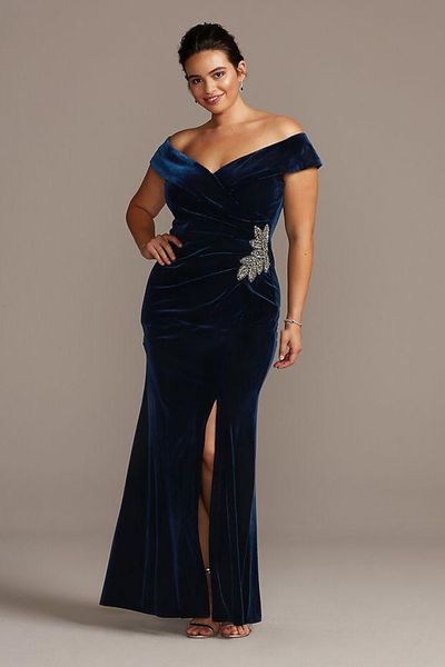 generous off shoudler velvet evening dresses beaded sash side split long prom dress plus size special occasion party vestidos, Black;red
generous off shoudler velvet evening dresses beaded sash side split long prom dress plus size special occasion party vestidos, Black;red