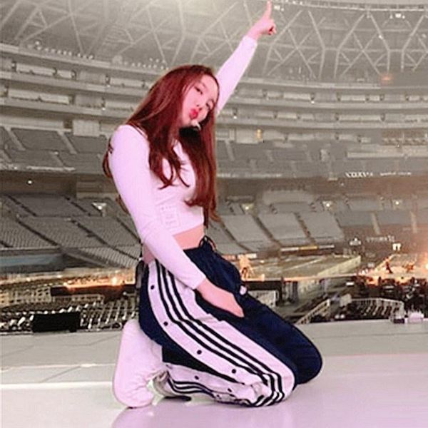 kpop twice lim na yeon cotton long sleeved t shirts o-neck tees +loose casual button trousers sweatpants women two-piece set two piece d, White
kpop twice lim na yeon cotton long sleeved t shirts o-neck tees +loose casual button trousers sweatpants women two-piece set two piece d, White