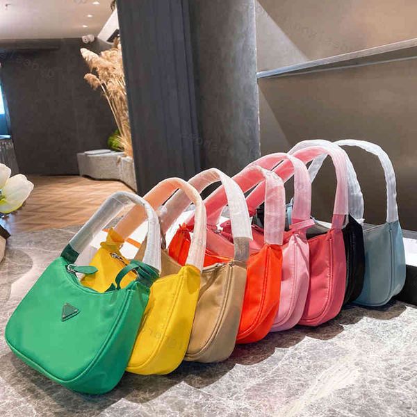 2021 classic luxury designer brand nylon underarm bag good quality fashion retro ladies one-shoulder handbag with box
2021 classic luxury designer brand nylon underarm bag good quality fashion retro ladies one-shoulder handbag with box
