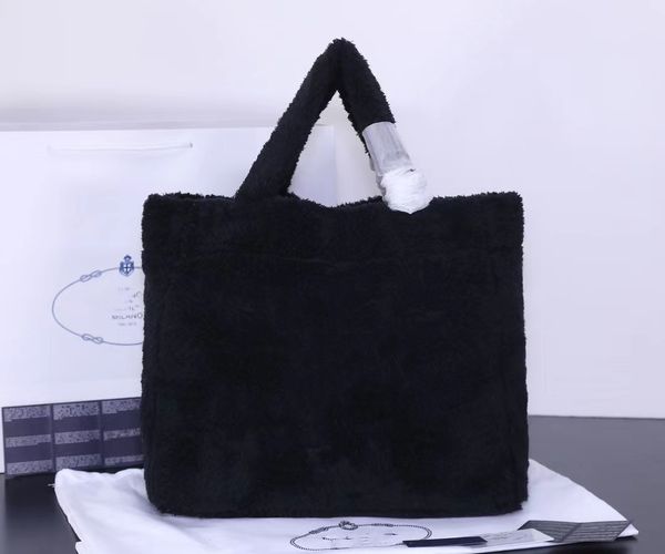 5a+ brand ladies classic bags designer handbags women's wallets genuine bag shoulder handbags large capacity
5a+ brand ladies classic bags designer handbags women's wallets genuine bag shoulder handbags large capacity