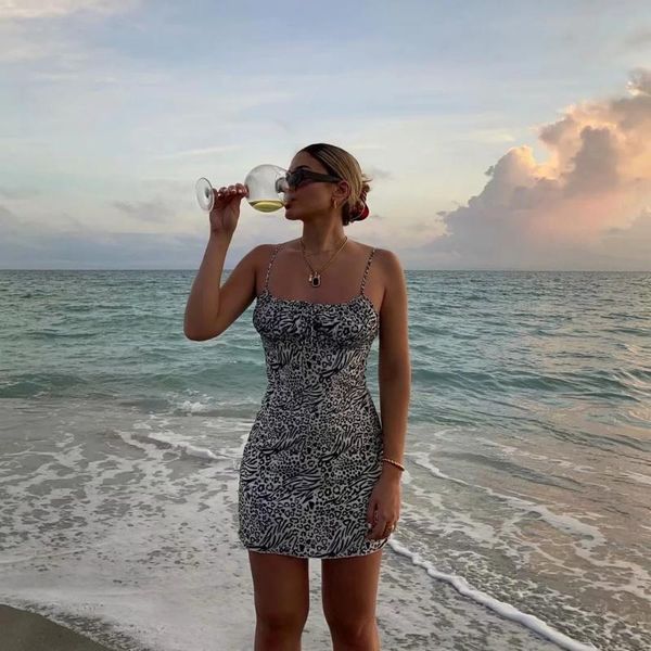 casual dresses 2021 fashion summer women animal print dress party club mini sundress short chic boho beach style slim sling sle, Black;gray
casual dresses 2021 fashion summer women animal print dress party club mini sundress short chic boho beach style slim sling sle, Black;gray