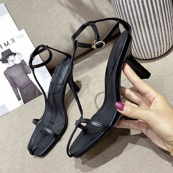 slippers summer shoes t-strap black white sandals women high heels square toe elegant ladies dress yellow o16u
slippers summer shoes t-strap black white sandals women high heels square toe elegant ladies dress yellow o16u