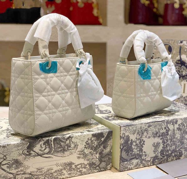 luxurys designers hand purses woman clutch s luggages fashion wallet tote crossbody backpack shoulder bag with box
luxurys designers hand purses woman clutch s luggages fashion wallet tote crossbody backpack shoulder bag with box