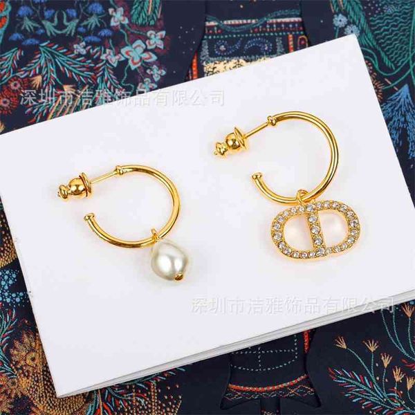 75% off outlet online family pearl light luxury niche design advanced sense small fragrant letter earrings 2021 new, Silver
75% off outlet online family pearl light luxury niche design advanced sense small fragrant letter earrings 2021 new, Silver