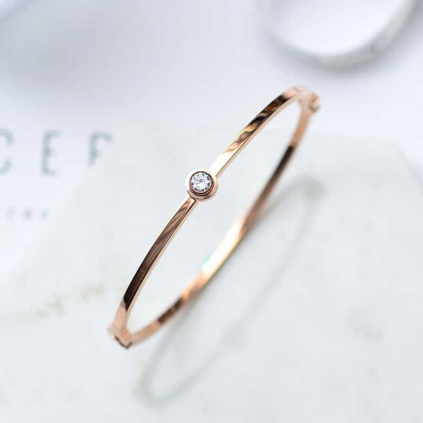 yun ruo simple style zirconia bangle rose gold color women birthday gift titanium steel jewelry never fade q0717, Black
yun ruo simple style zirconia bangle rose gold color women birthday gift titanium steel jewelry never fade q0717, Black