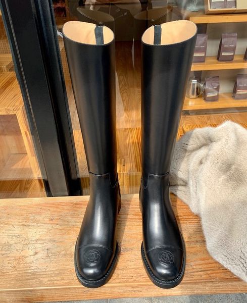 camellia flower long women's knee thick bottom medium high knight boots do not fall off the tube, Black
camellia flower long women's knee thick bottom medium high knight boots do not fall off the tube, Black
