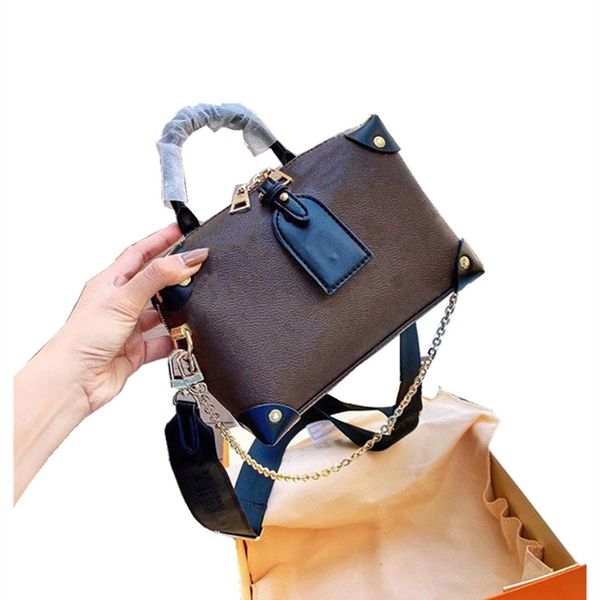 2022 mini handbags women camera new arrival chain shoulder bags color contrast crossbody bag cosmetic phone pocket totes handbag wallet purs
2022 mini handbags women camera new arrival chain shoulder bags color contrast crossbody bag cosmetic phone pocket totes handbag wallet purs