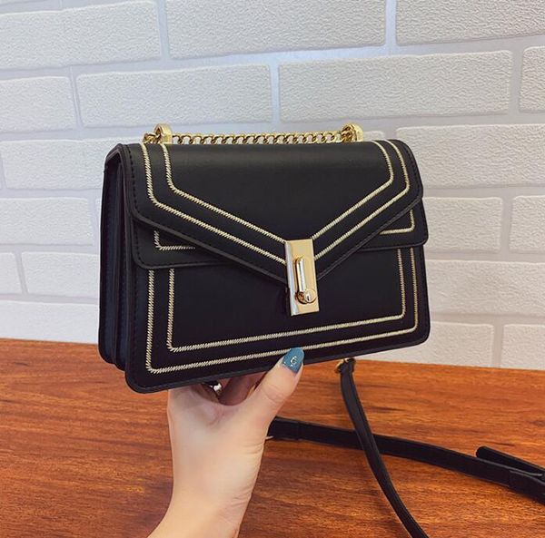 factory wholesale women handbag small fresh leather shoulders bag joker embroidered fashion shoulder bags western leathers messenger handbag, Black;red
factory wholesale women handbag small fresh leather shoulders bag joker embroidered fashion shoulder bags western leathers messenger handbag, Black;red