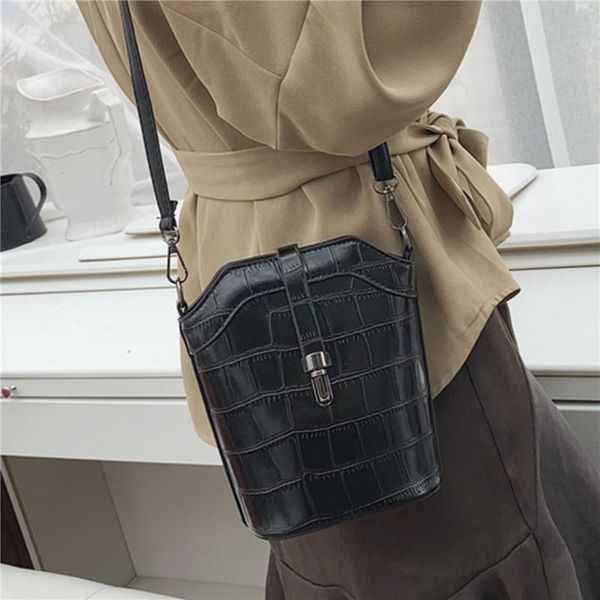 evening bags vintage print women shoulder bag casual bucket pu leather zipper fashion crossbody all match street female shell
evening bags vintage print women shoulder bag casual bucket pu leather zipper fashion crossbody all match street female shell