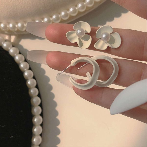 earrings spring summer super fairy white with pearl flowers and simple earrings, Golden
earrings spring summer super fairy white with pearl flowers and simple earrings, Golden