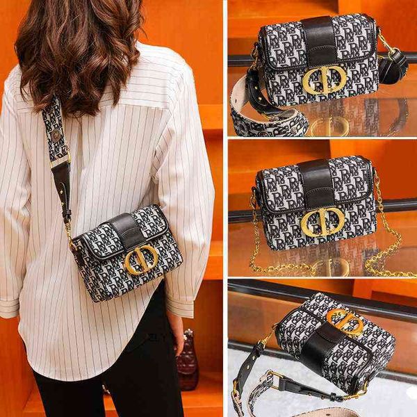 d 's new montaigne embroidery chain small square bag 2021 canvas tide broadband one shoulder messenger bagzly
d 's new montaigne embroidery chain small square bag 2021 canvas tide broadband one shoulder messenger bagzly