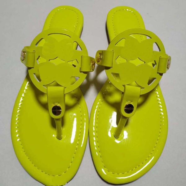 designer slides slippers lady slipper gladiator sandal classic fashion flat flip flops the upper is made of cowhide rubber sole yellow with, Black
designer slides slippers lady slipper gladiator sandal classic fashion flat flip flops the upper is made of cowhide rubber sole yellow with, Black