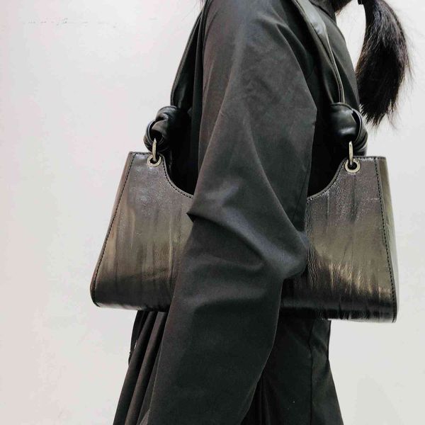 handmade leather single crossbody bag, underarm bag, double shoulder strap, dual purpose bowknot women's handbag
handmade leather single crossbody bag, underarm bag, double shoulder strap, dual purpose bowknot women's handbag