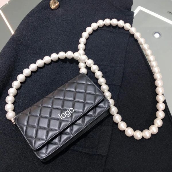 bag female xiaoxiang / feng 2021 pearl chain bag fortune single shoulder messenger women's small square, Red;black
bag female xiaoxiang / feng 2021 pearl chain bag fortune single shoulder messenger women's small square, Red;black