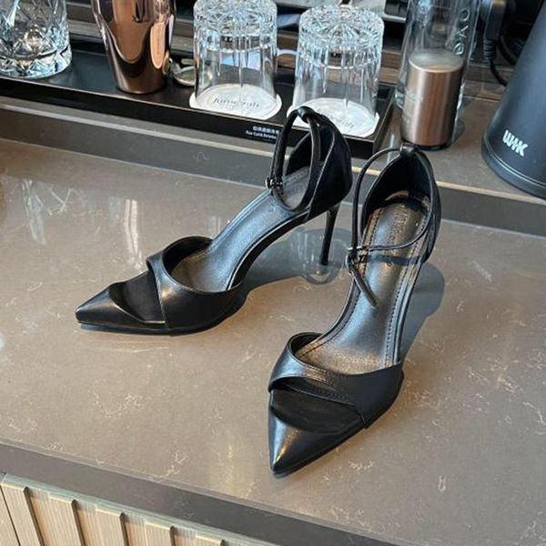 Autumn Style Retro Women Fetish High Heels Black Peep Toe Party Pumps Pencil Buclek Strap Trend Lady Shoes Dress
Autumn Style Retro Women Fetish High Heels Black Peep Toe Party Pumps Pencil Buclek Strap Trend Lady Shoes Dress