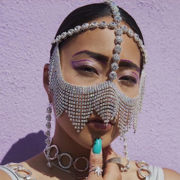 personalized claw chain rhinestone mask dinner makeup party props mask exaggerated high-end accessories mask
personalized claw chain rhinestone mask dinner makeup party props mask exaggerated high-end accessories mask