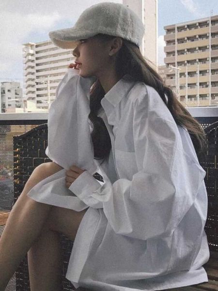spring and autumn long-sleeved lapel shirts for women loose oversized long button up shirt casual blouse white 210604
spring and autumn long-sleeved lapel shirts for women loose oversized long button up shirt casual blouse white 210604