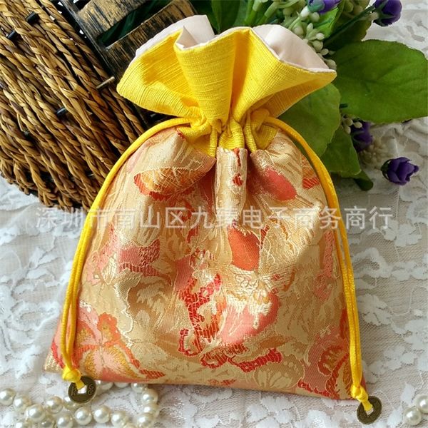 s6dj chinese styletraditional copper coin knot gift packaging boxes storage brocade brocade bundle pocket blessing jewelry stationery stora, Black;white
s6dj chinese styletraditional copper coin knot gift packaging boxes storage brocade brocade bundle pocket blessing jewelry stationery stora, Black;white