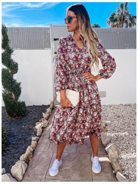 20212021 summer women vintage dress high waist ruffle lady casual dress v-neck elegant floral printed puff sleeve female dress, Black;gray
20212021 summer women vintage dress high waist ruffle lady casual dress v-neck elegant floral printed puff sleeve female dress, Black;gray