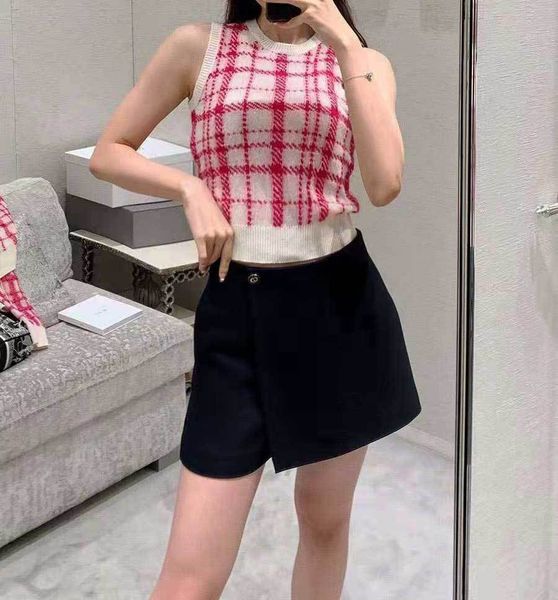 miao family temperament color matching plaid vest women's 21 early autumn new loose thin sleeveless knitted short, White
miao family temperament color matching plaid vest women's 21 early autumn new loose thin sleeveless knitted short, White