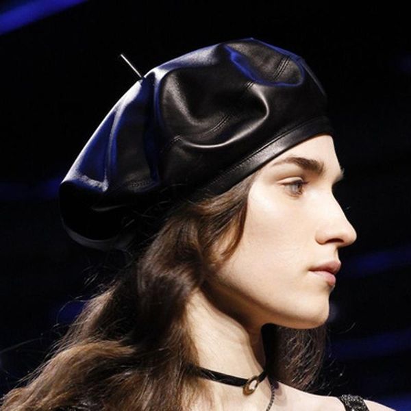 berets wholesale genuine leather european america style female hat lambskin beret jazz hip hop artist sheepskin, Blue;gray
berets wholesale genuine leather european america style female hat lambskin beret jazz hip hop artist sheepskin, Blue;gray