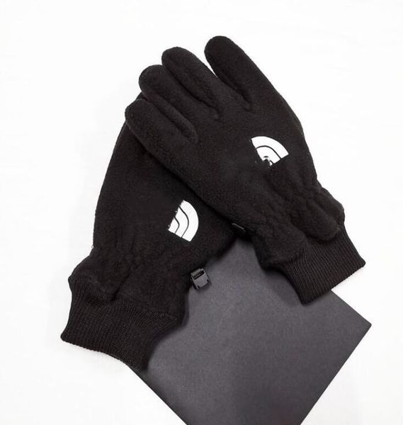 european and american designer brand windproof leather gloves lady touch screen rabbit fur mouth winter heat preservation wind style 5683, Blue;gray
european and american designer brand windproof leather gloves lady touch screen rabbit fur mouth winter heat preservation wind style 5683, Blue;gray