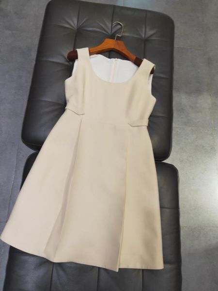 party dresses 2021 silk wool dress classic two-color premium texture 0620, White;black
party dresses 2021 silk wool dress classic two-color premium texture 0620, White;black