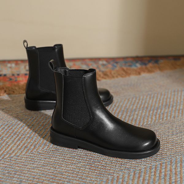 2021 short women's autumn and winter single korean version leather soft flat bottom black thin boots 8118-2
2021 short women's autumn and winter single korean version leather soft flat bottom black thin boots 8118-2