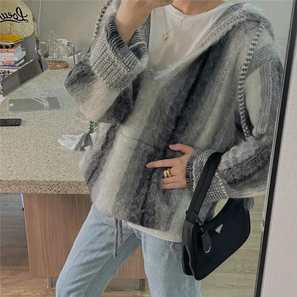 women's sweaters 2021 autumn v-neck hooded sweater coat and winter loose ins lazy style, White;black
women's sweaters 2021 autumn v-neck hooded sweater coat and winter loose ins lazy style, White;black