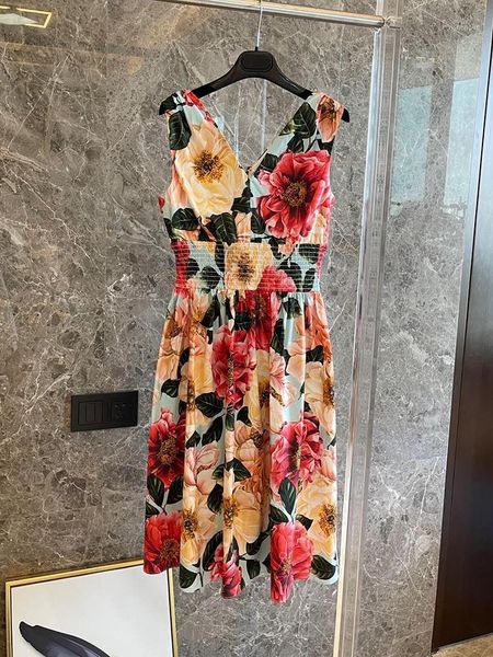 luxury position flower print pleated sleeveless dress for women v-neck knee-length belted waist lady 2021 casual dresses, Black;gray
luxury position flower print pleated sleeveless dress for women v-neck knee-length belted waist lady 2021 casual dresses, Black;gray