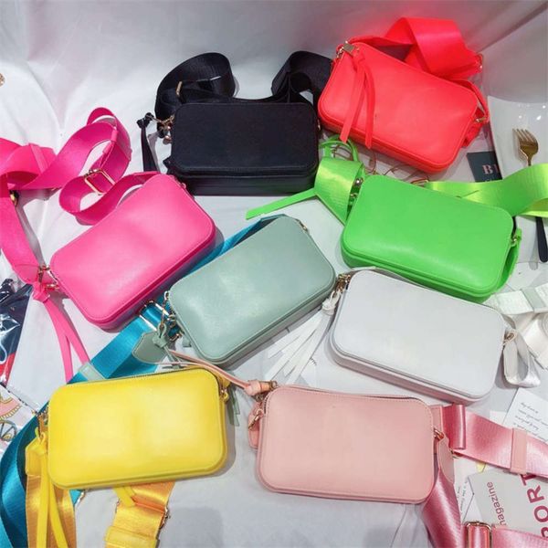 2021 fashion autumn jelly bag camera wide shoulder strap single shoulder msenger bag mark macarone
2021 fashion autumn jelly bag camera wide shoulder strap single shoulder msenger bag mark macarone